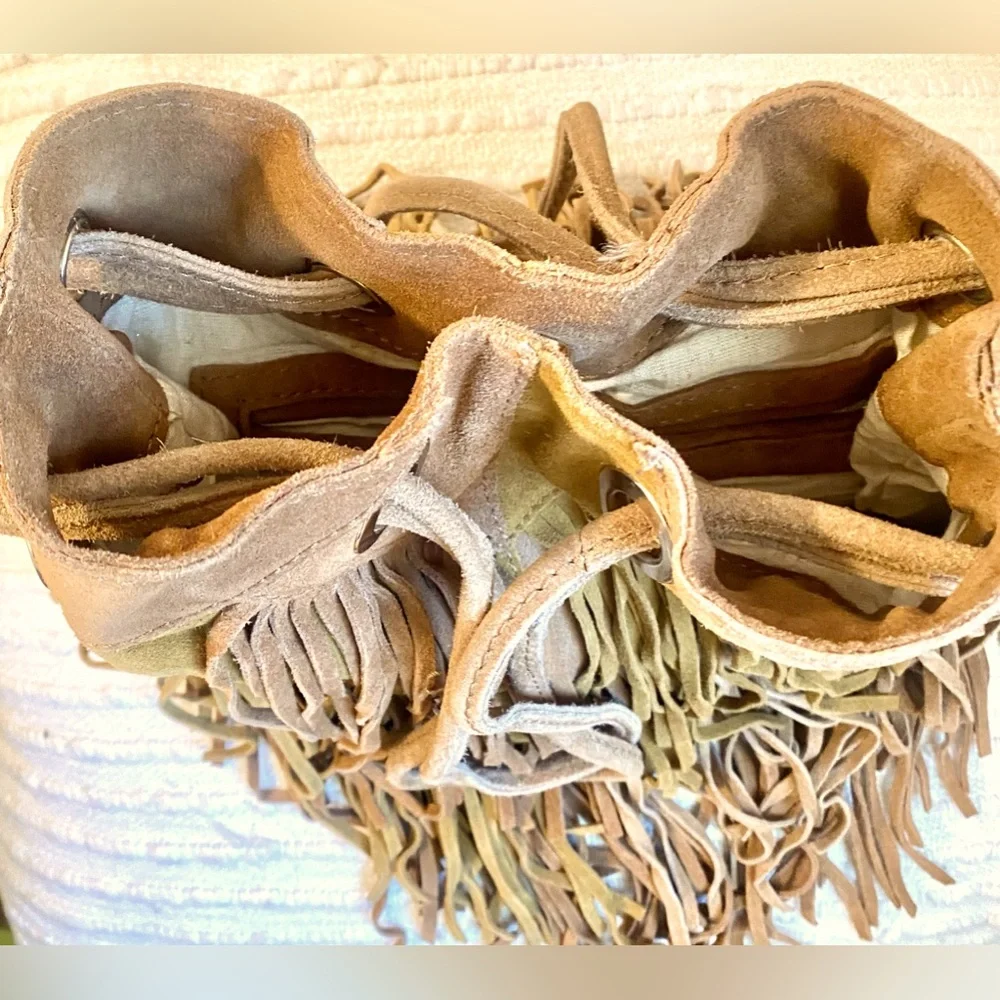 Vintage ZARA Cow leather fringe bag, adjustable straps Free spirited vibe - Picture 6 of 10